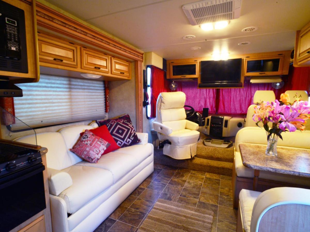 Luxury American Rv With Hot Tub West Chiltington Eksteriør bilde